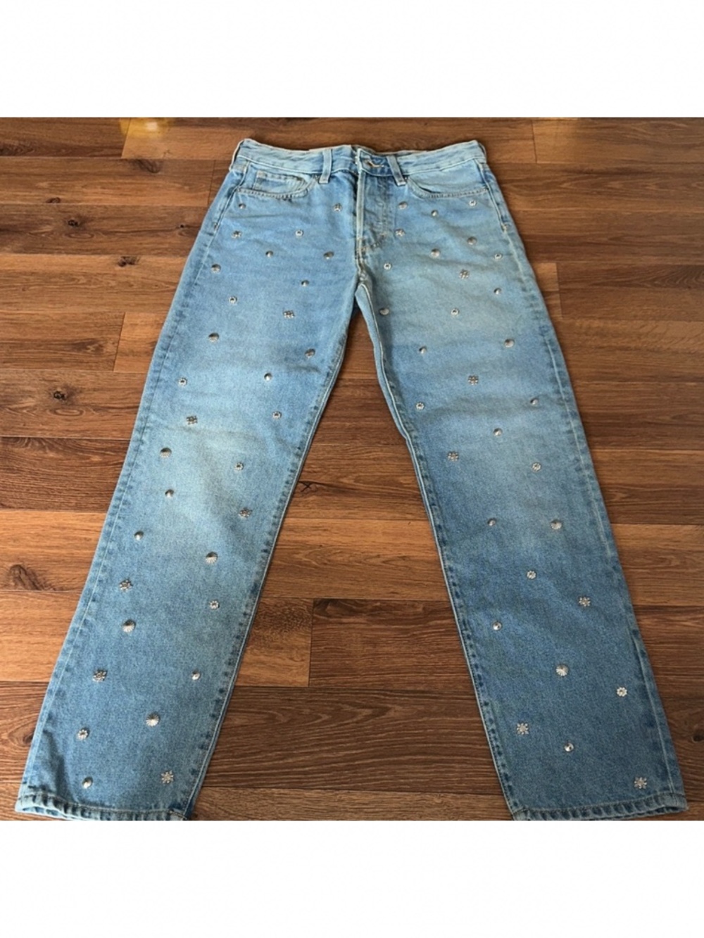 H&M Jeans Vintage Fit High Waist. NWT Studded.